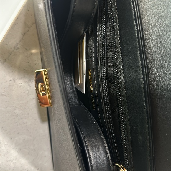 Brand new !! - Picture 4 of 6